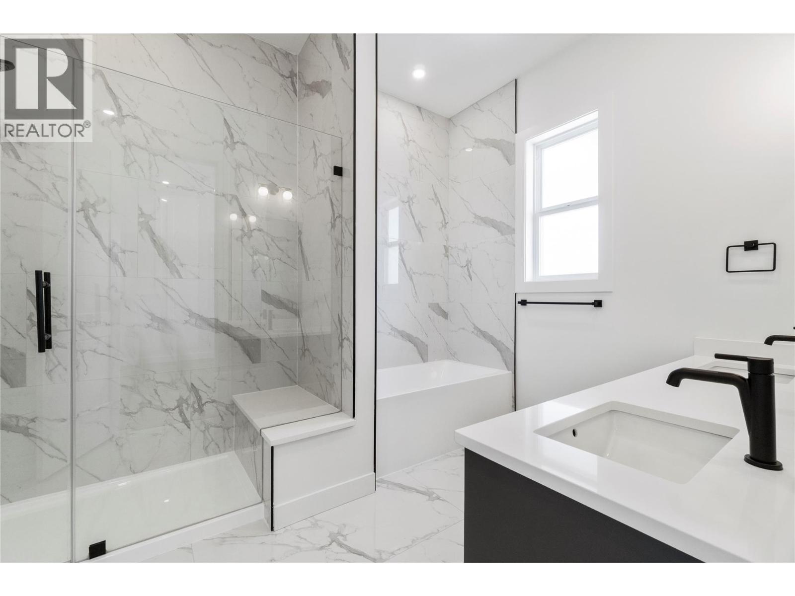 6821 42 Street NE - 25