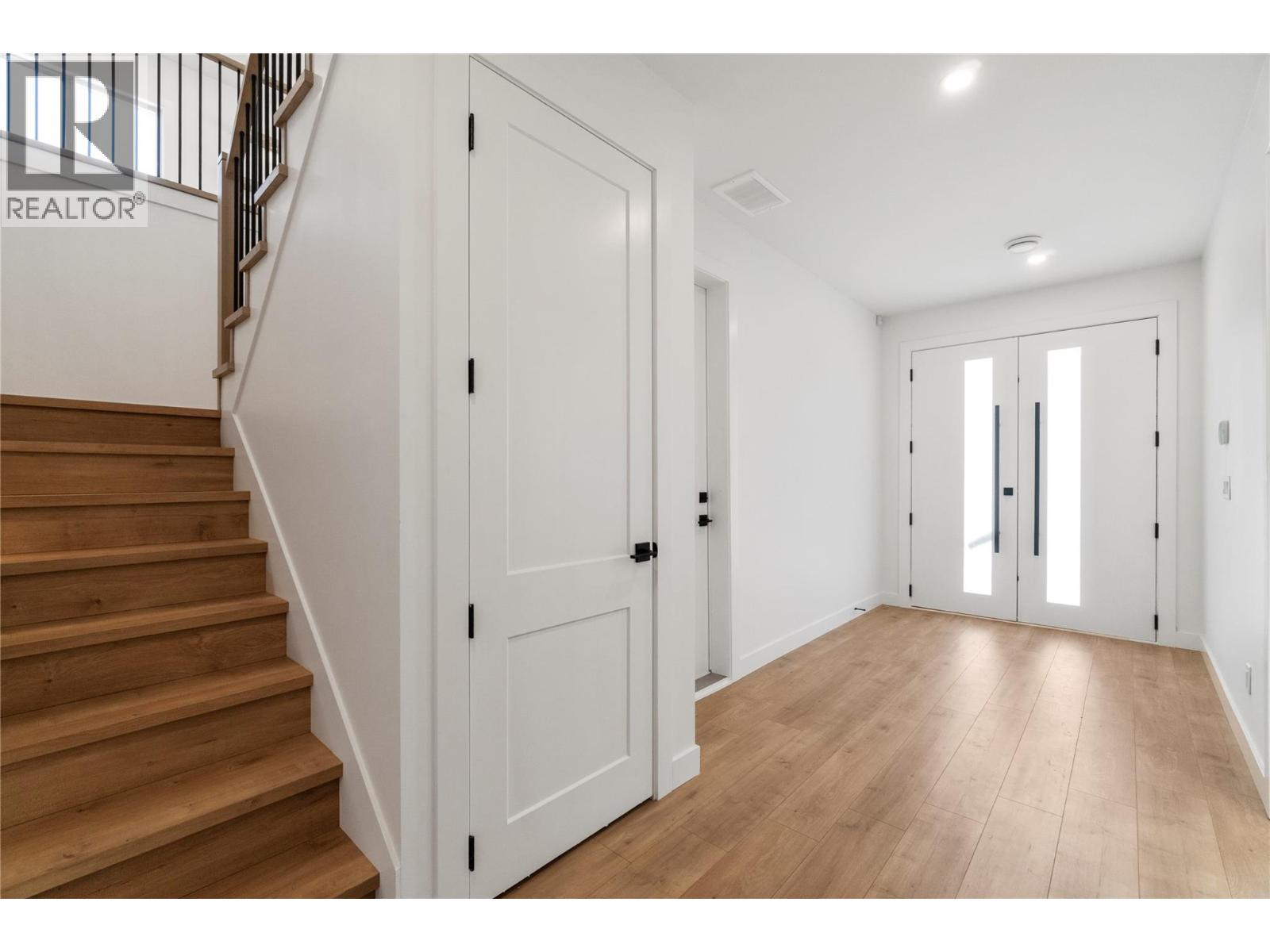 6821 42 Street NE - 3