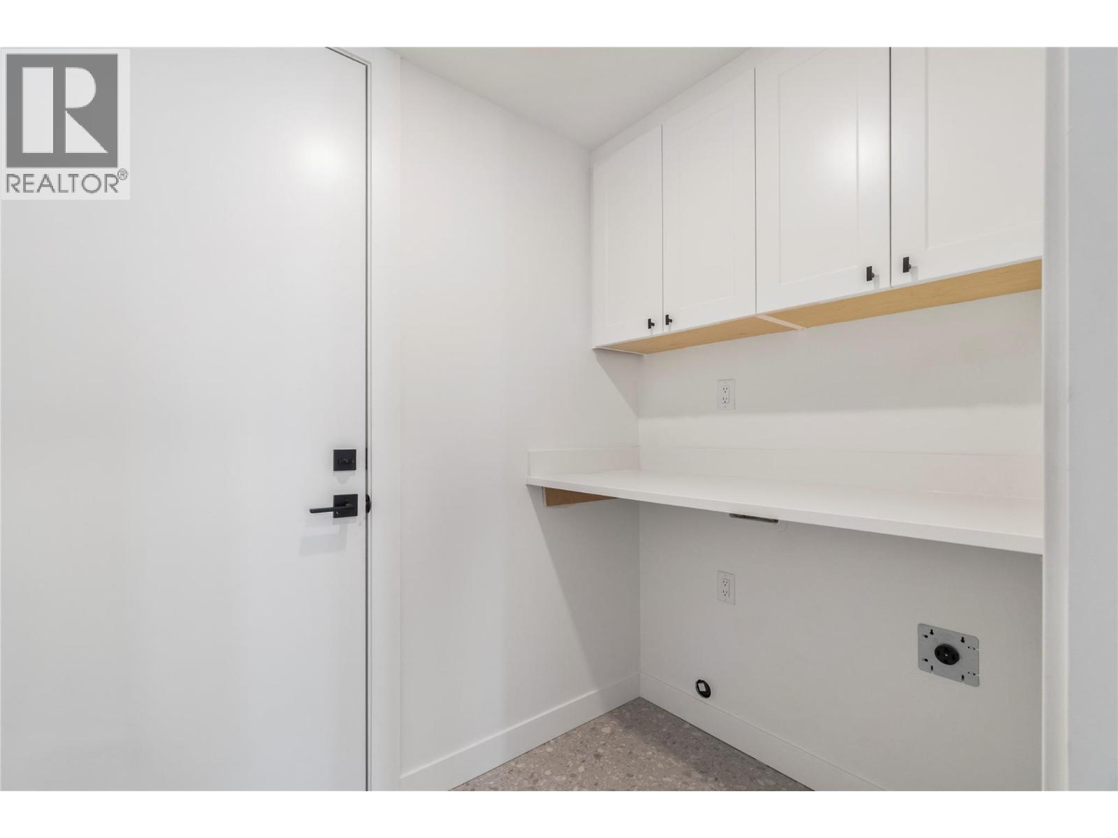 6821 42 Street NE - 39