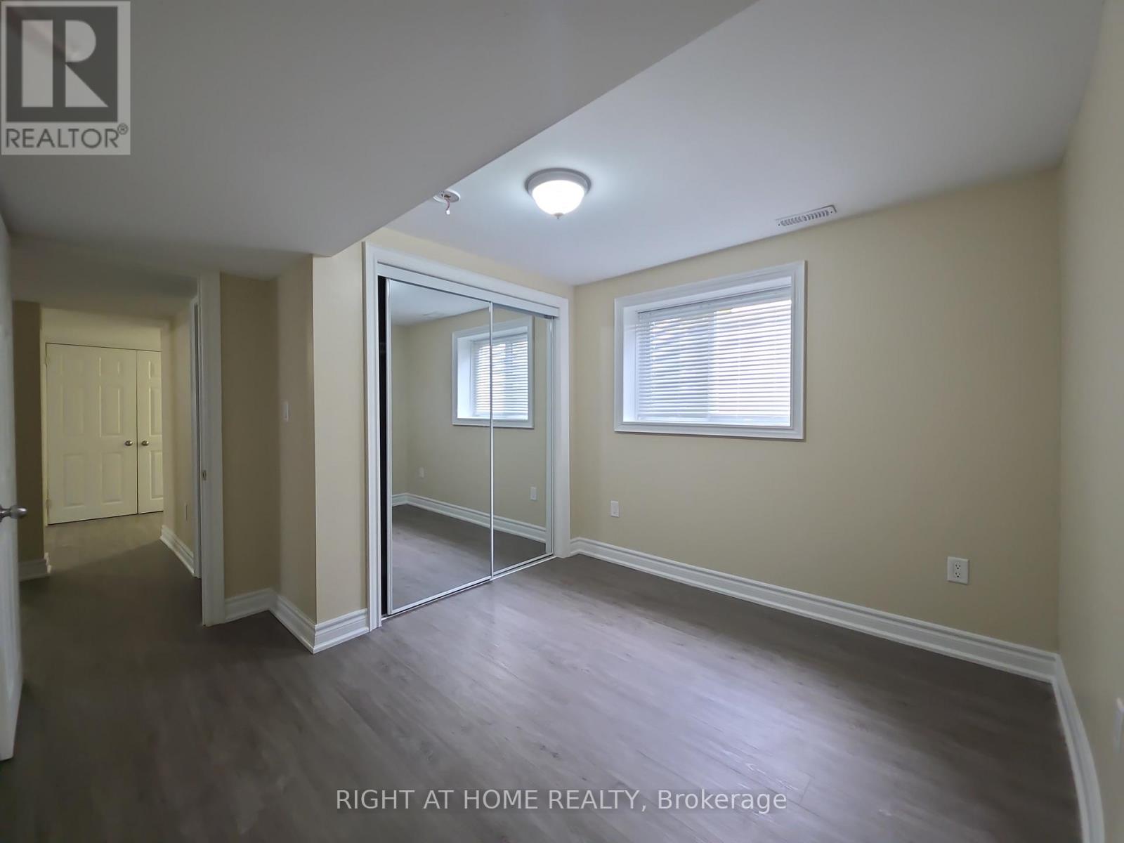 162 HANMER STREET E - 11