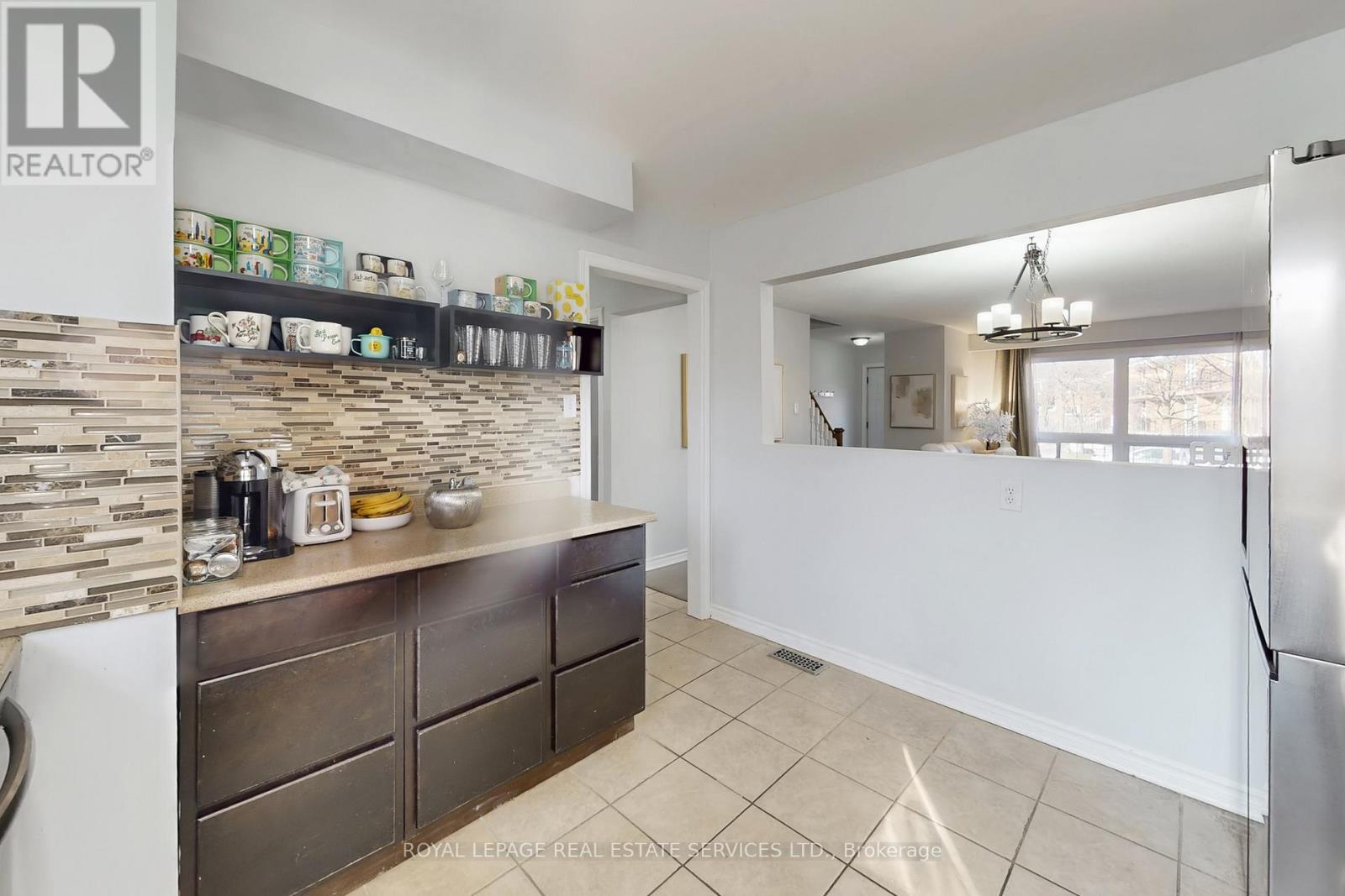 #25 3001 CENTENNIAL DRIVE - 18