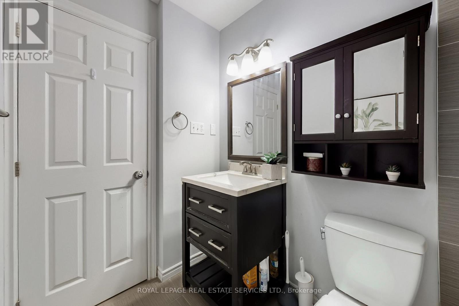 #25 3001 CENTENNIAL DRIVE - 36