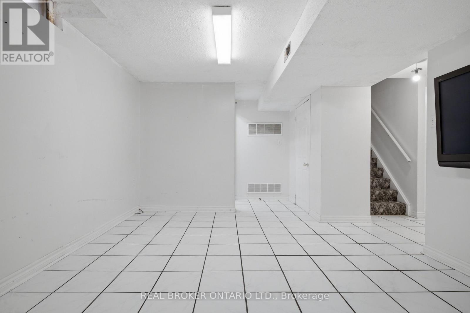 1356 MAPLERIDGE CRESCENT - Image 30