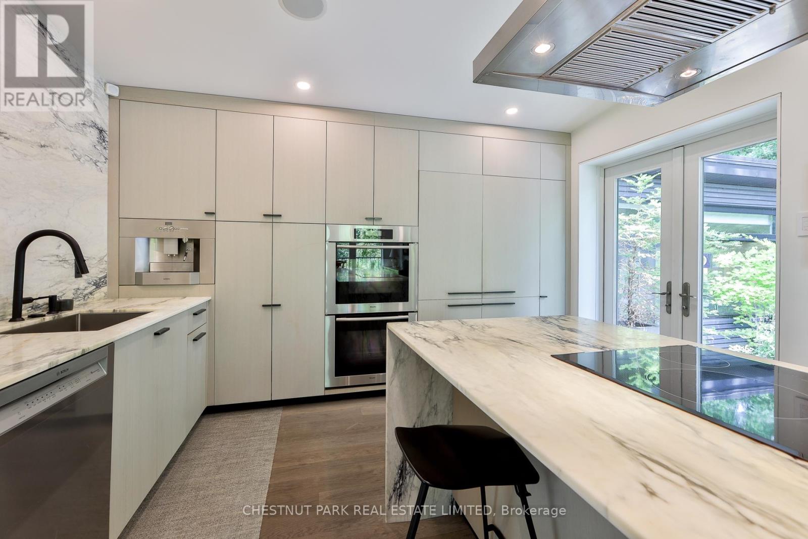 835 ROYAL YORK ROAD - Image 17
