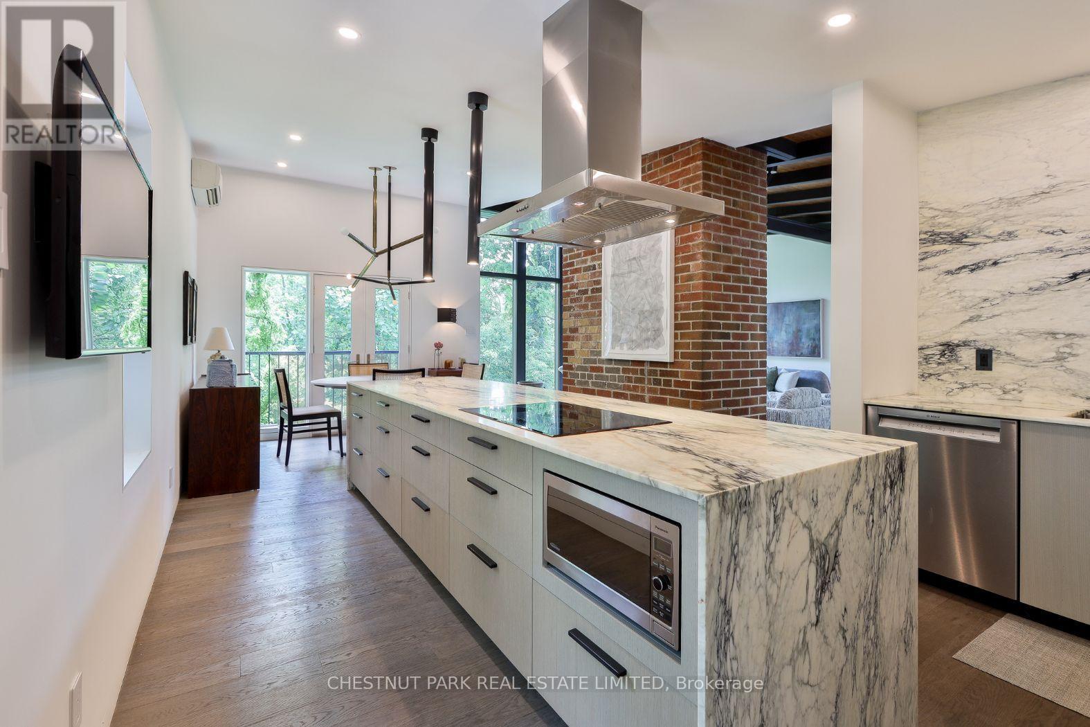 835 ROYAL YORK ROAD - Image 18