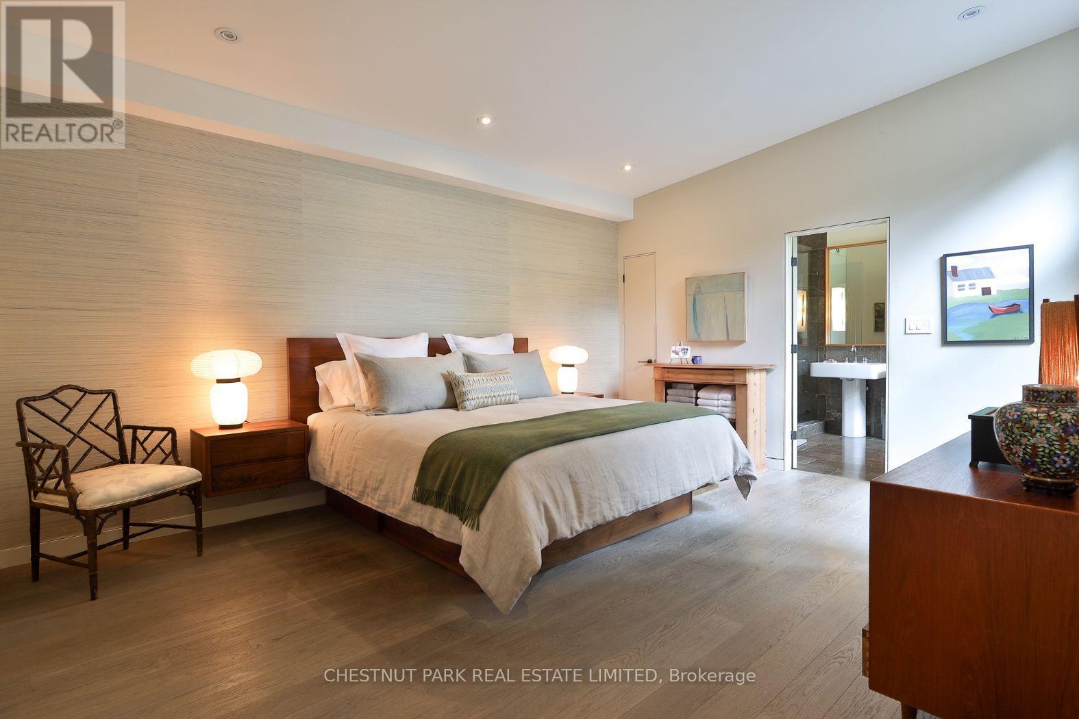 835 ROYAL YORK ROAD - Image 21