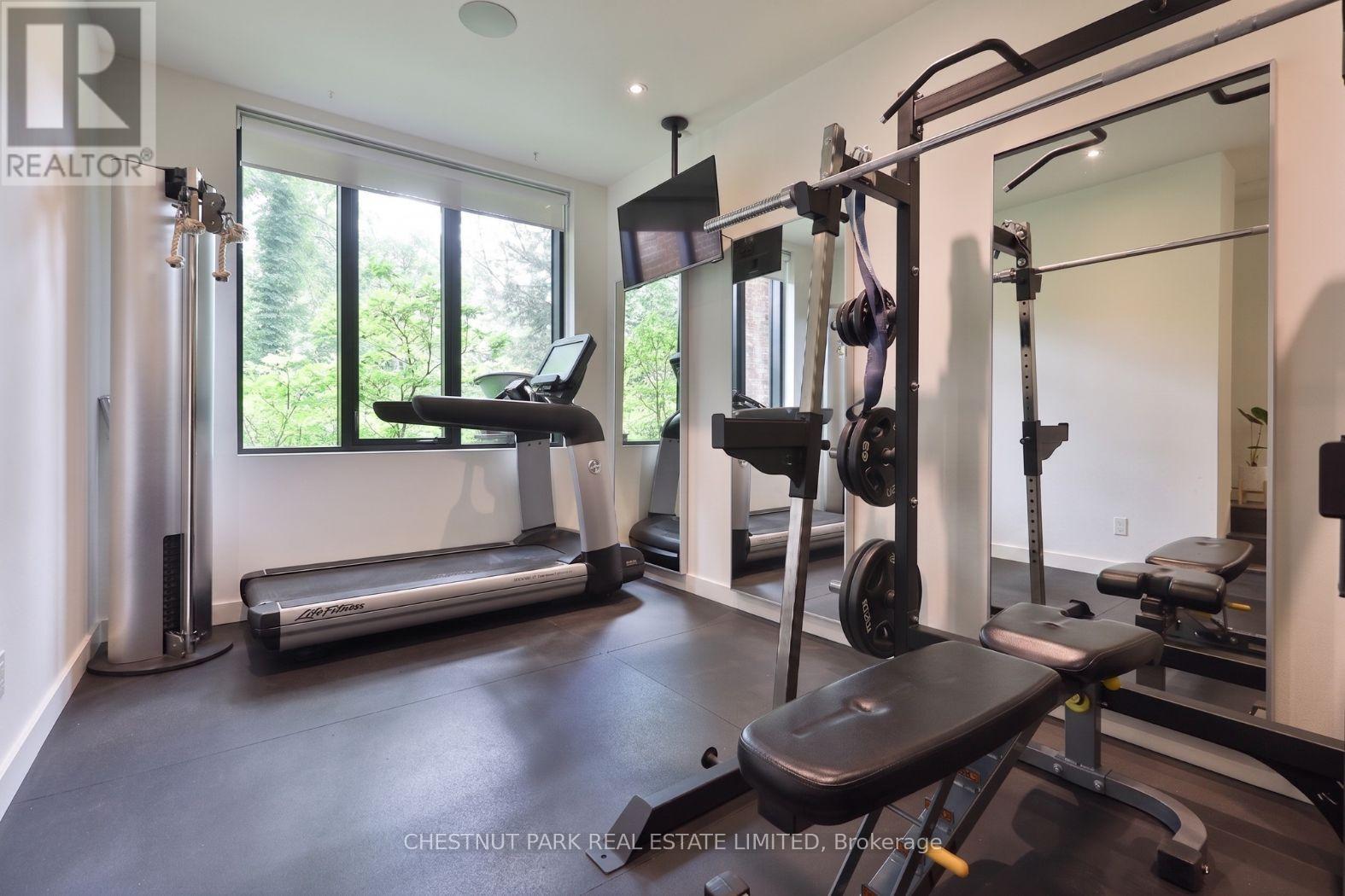 835 ROYAL YORK ROAD - Image 34