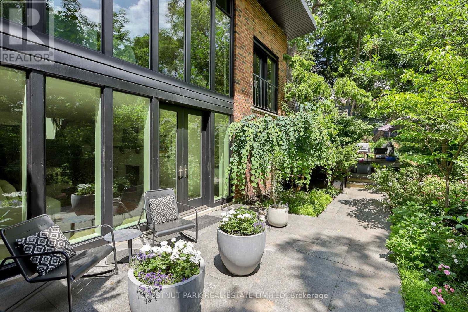 835 ROYAL YORK ROAD - Image 40