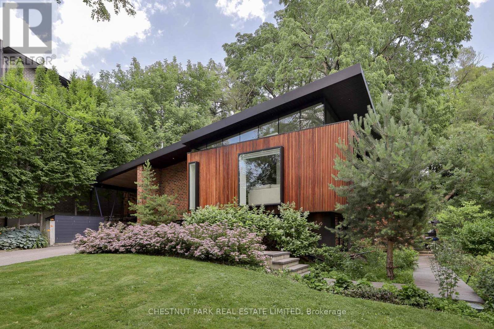 835 ROYAL YORK ROAD - Image 43