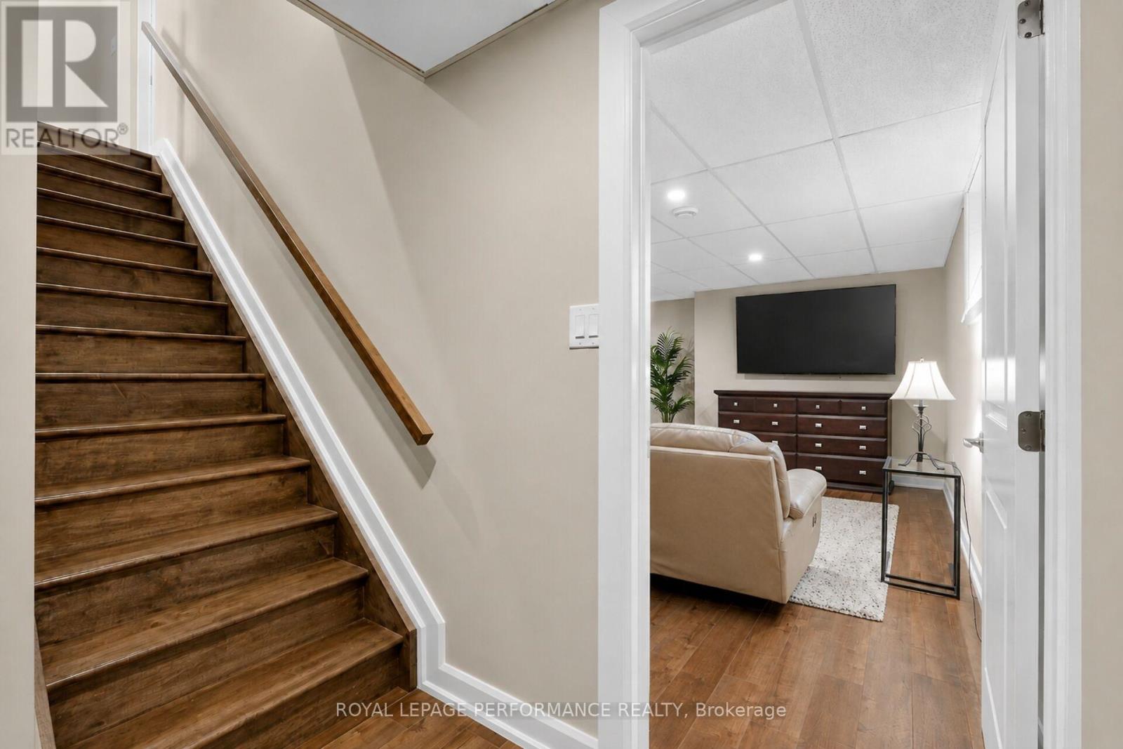 167 Roxanne Street