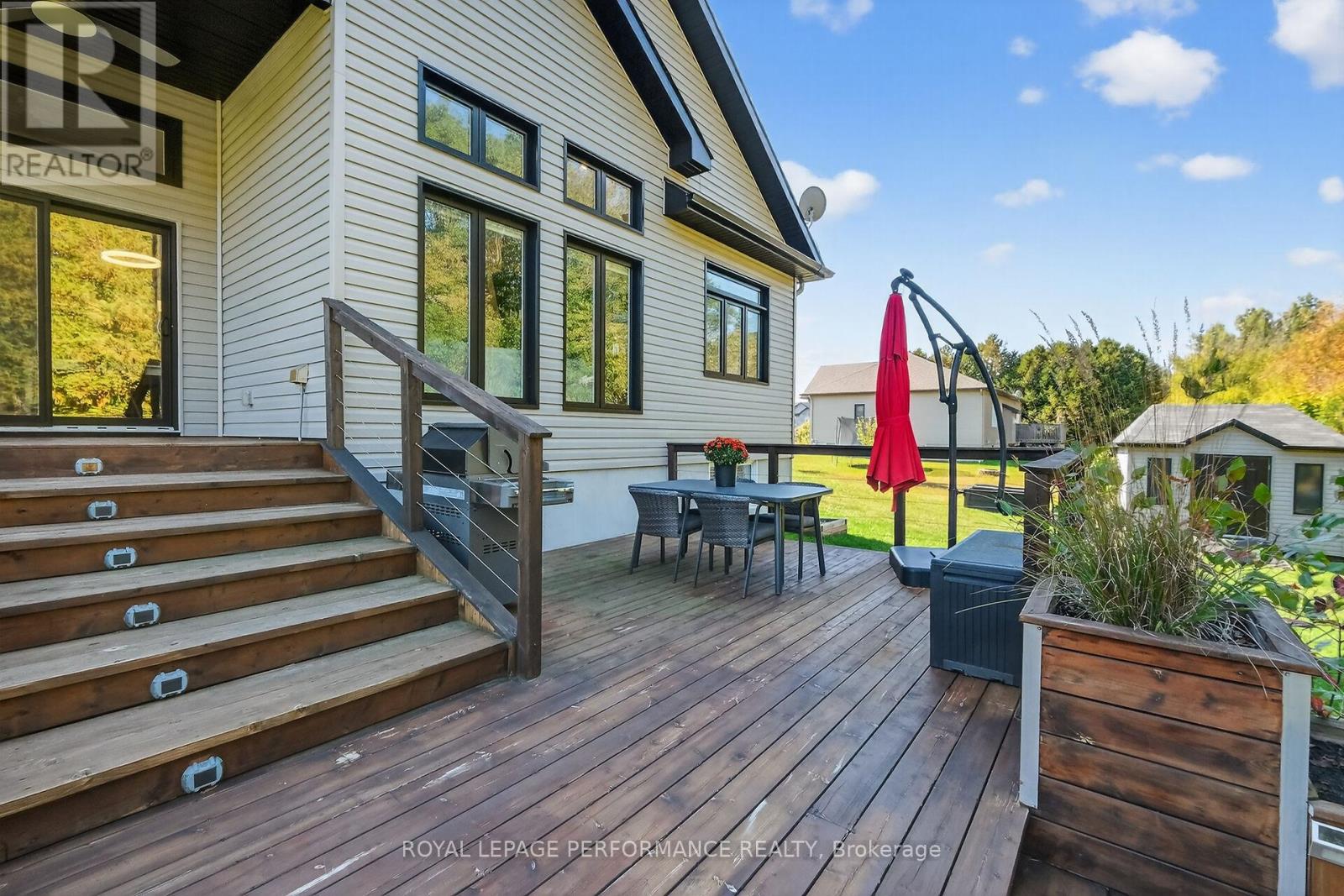 167 Roxanne Street