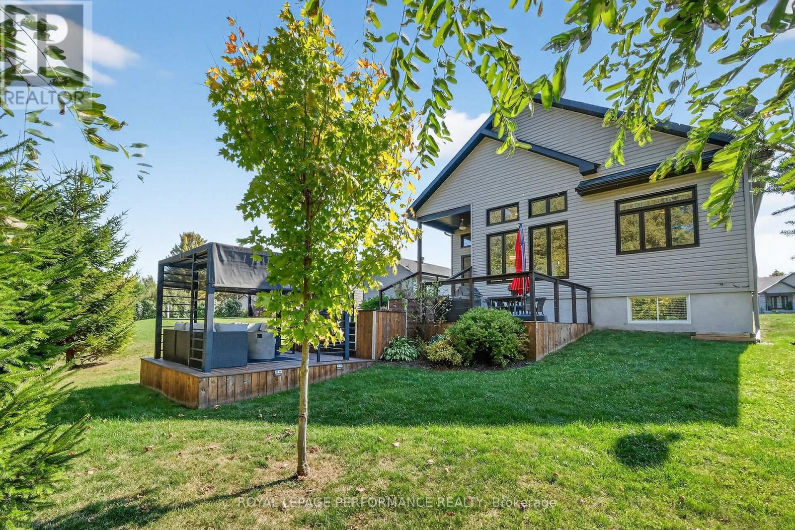 167 Roxanne Street
