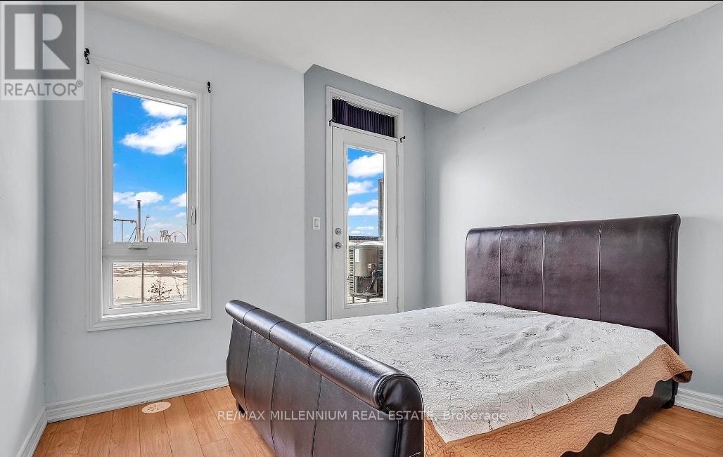 #9 9601 JANE STREET - 18