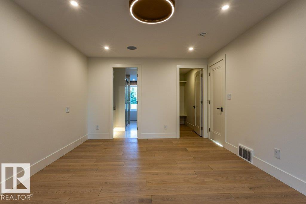 12306 39 AV NW - 38