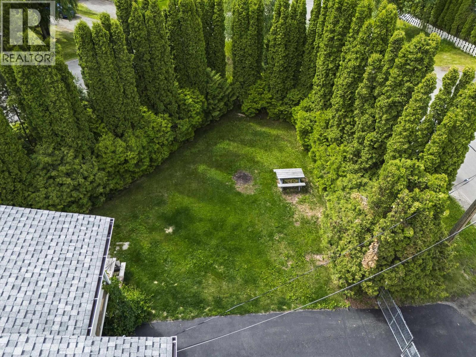 Photo 8 of 30 — 3586 ALDERWOOD COURT · Prince George, BC