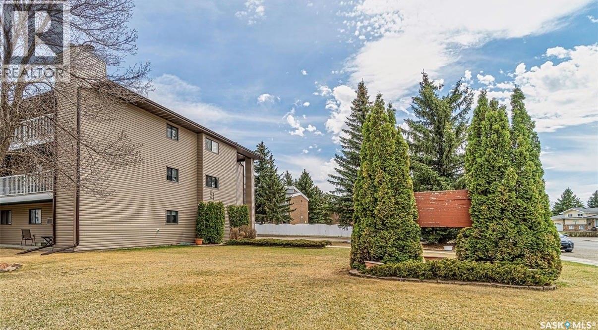 #102A 51 Wood Lily DRIVE - 20