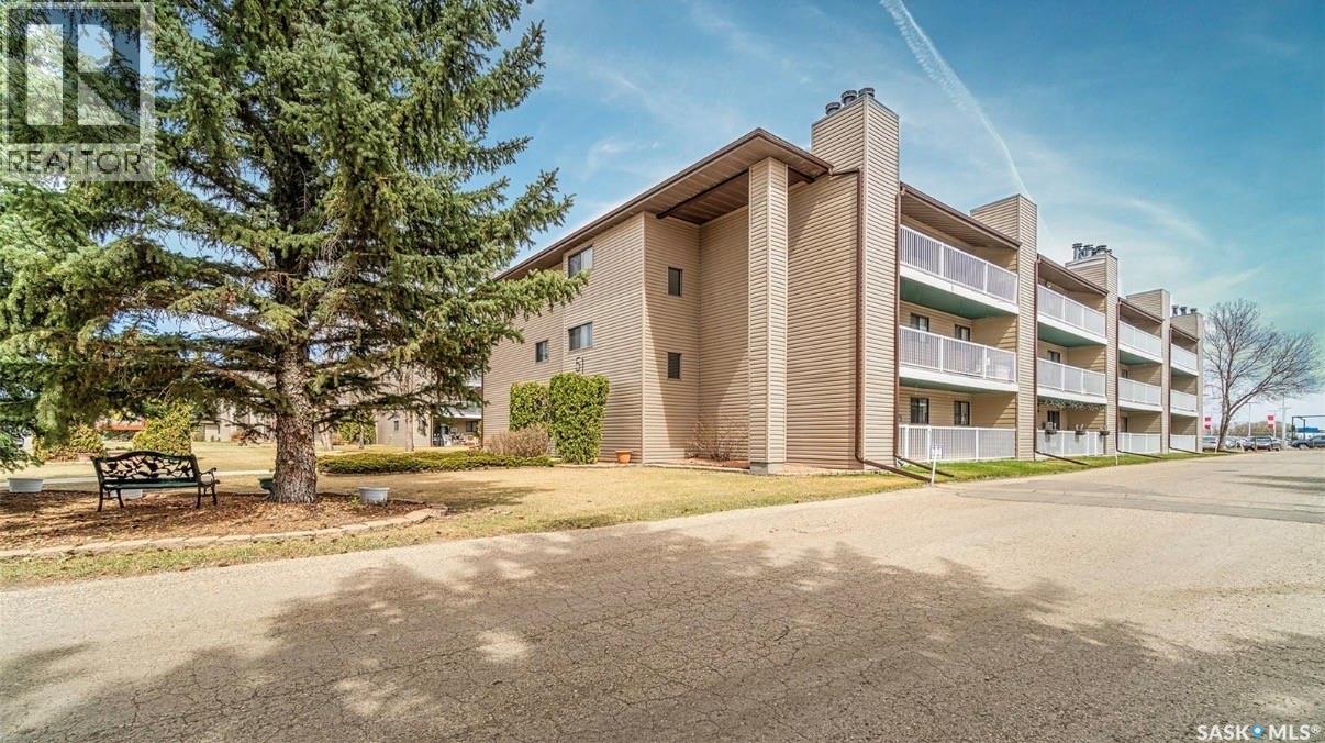 #102A 51 Wood Lily DRIVE - 24