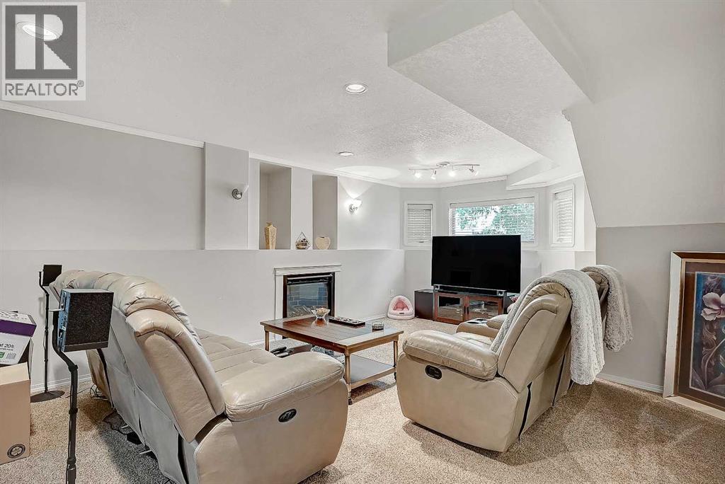 12110 105A Street — photo 15