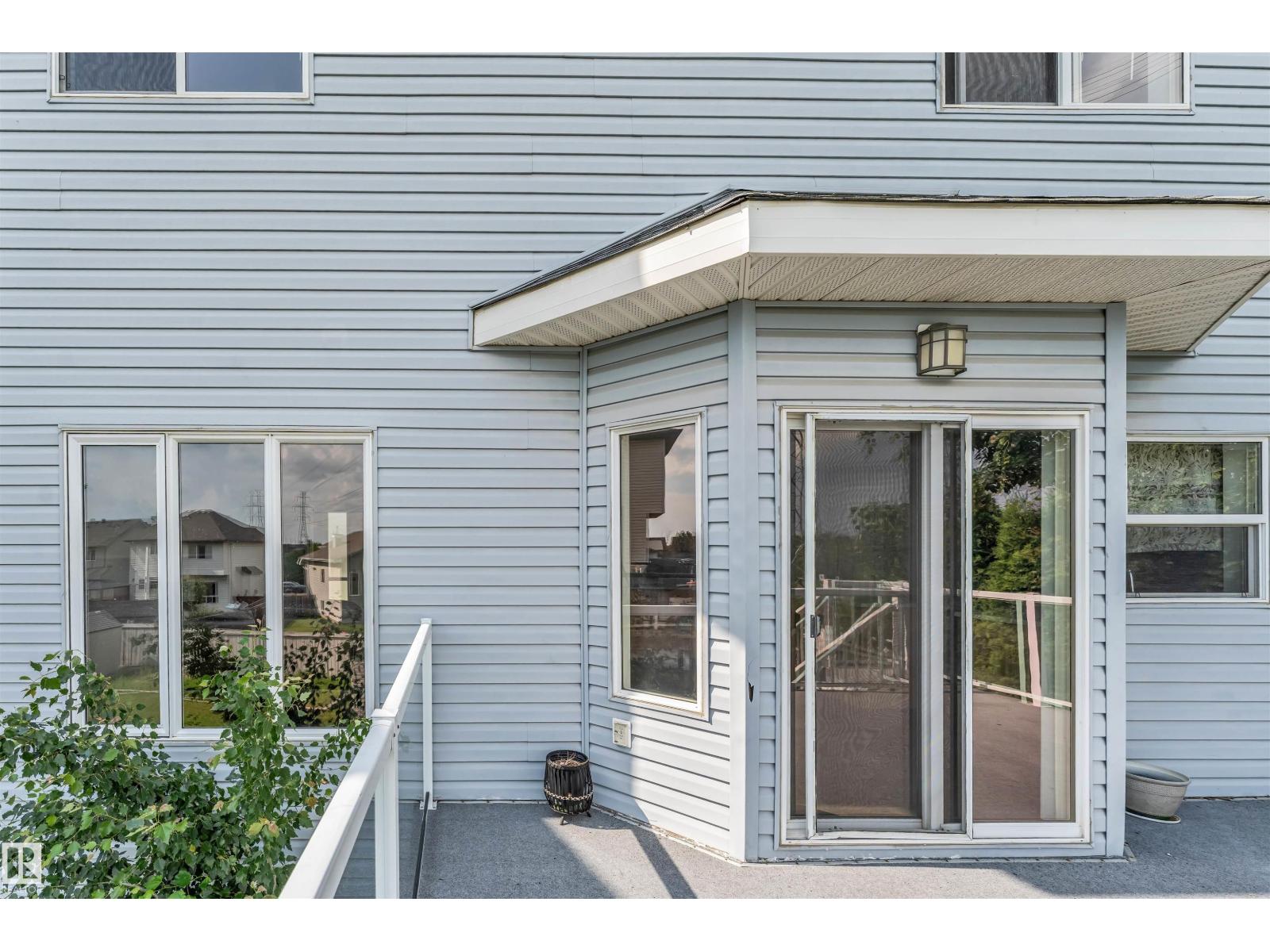 3449 28 ST NW - 9