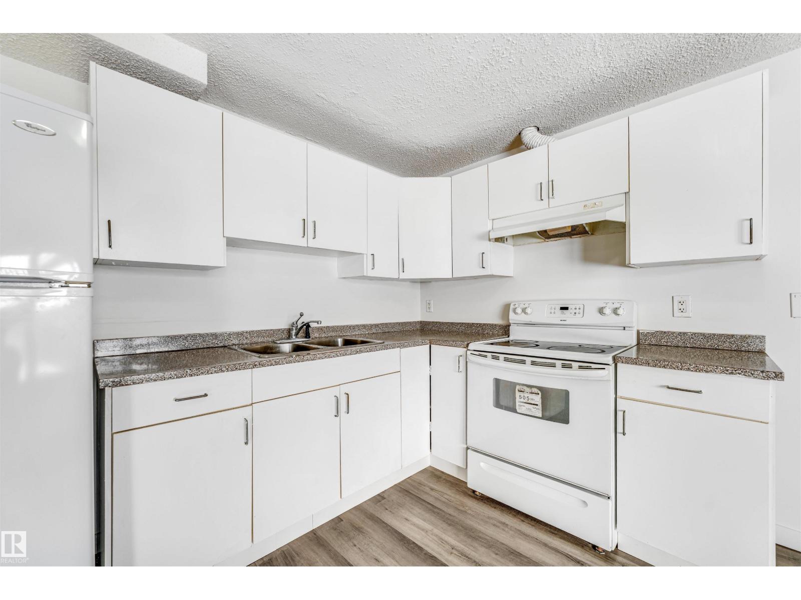 3449 28 ST NW - 61