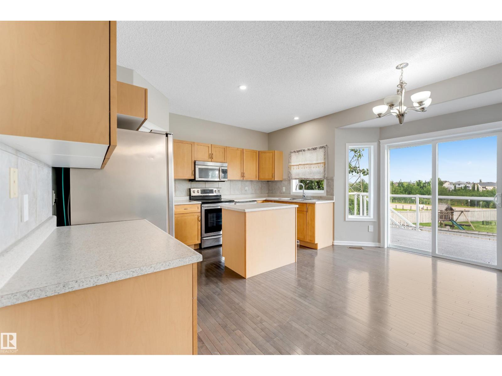 3449 28 ST NW - 27