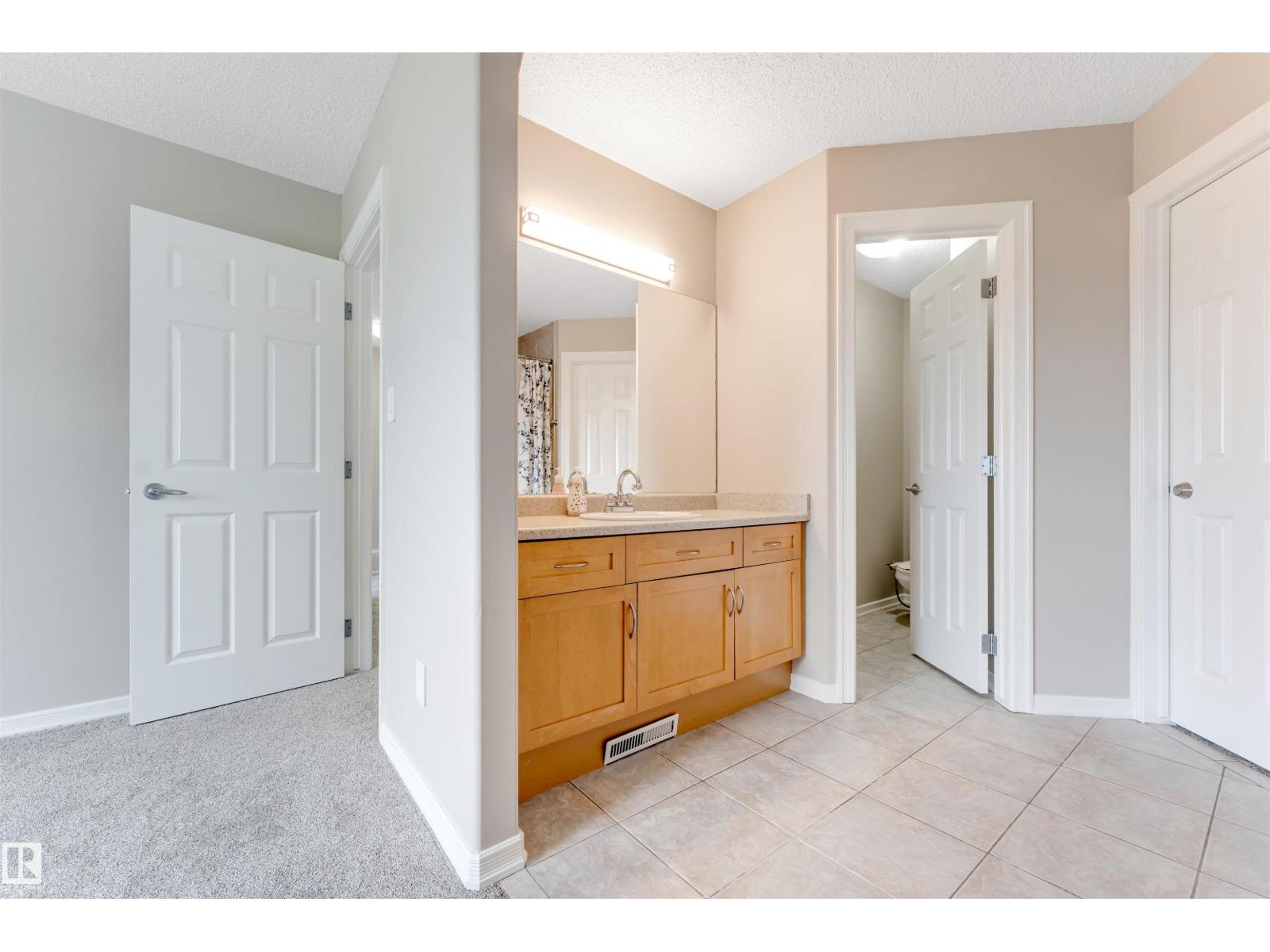 3449 28 ST NW - 48