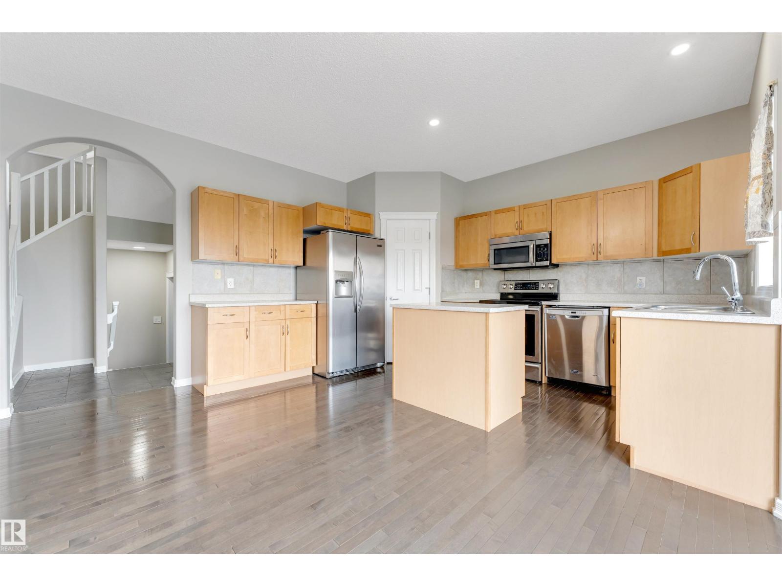 3449 28 ST NW - 25