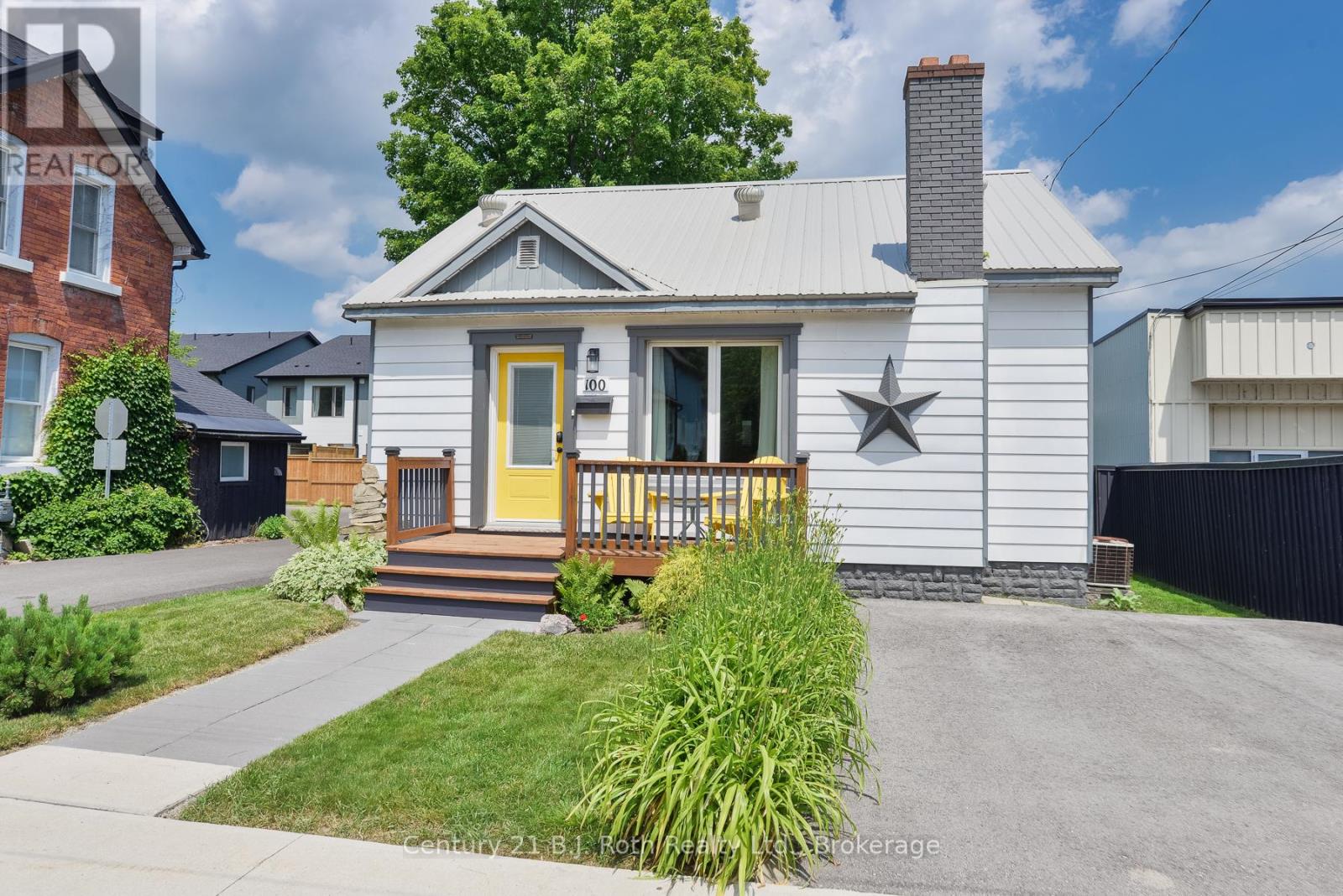 100 LACLIE STREET - 2