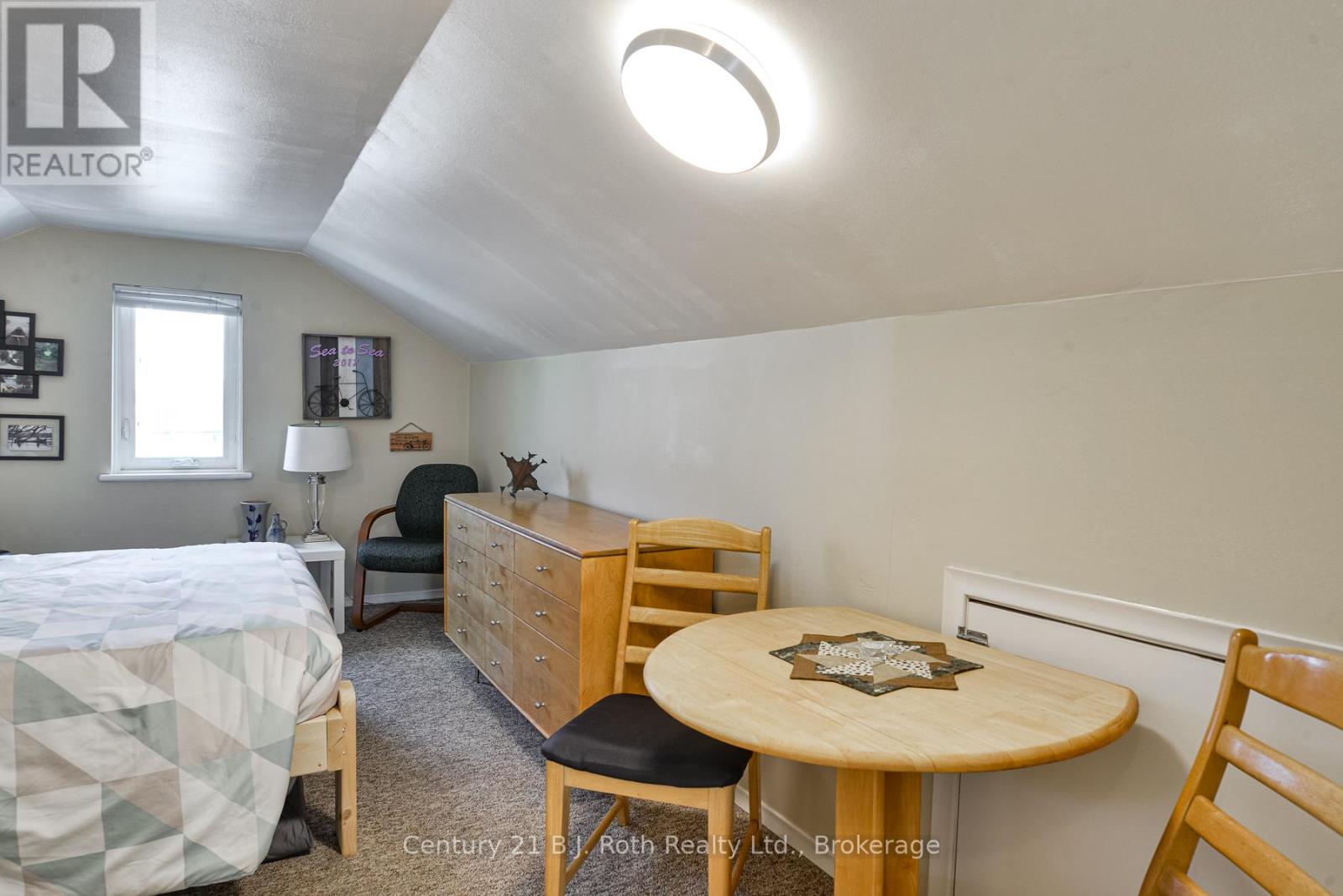 100 LACLIE STREET - 20