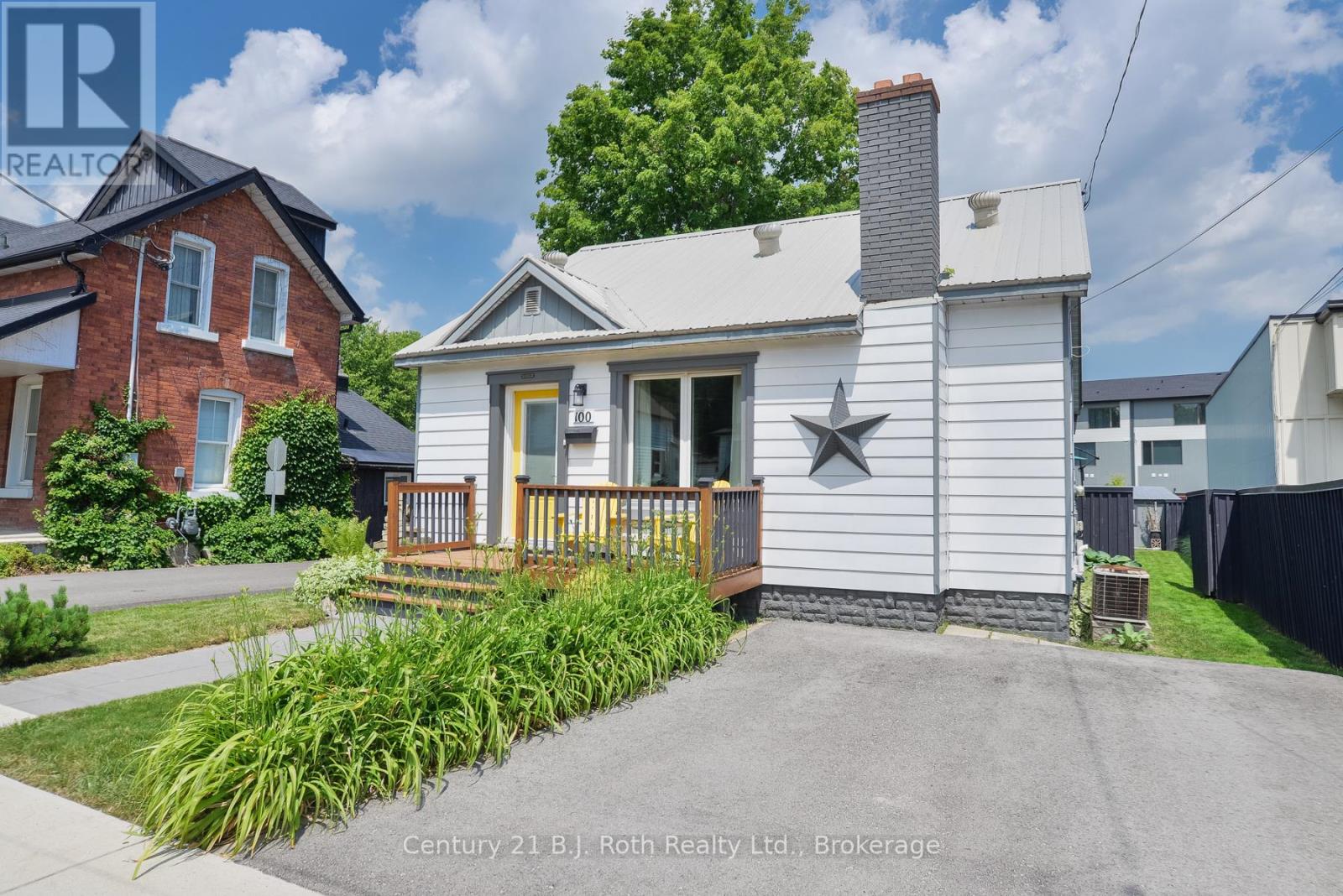 100 LACLIE STREET - 3