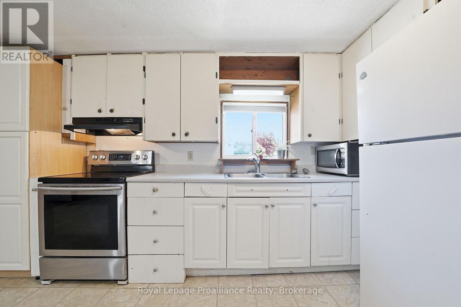252 SIDNEY STREET - 9