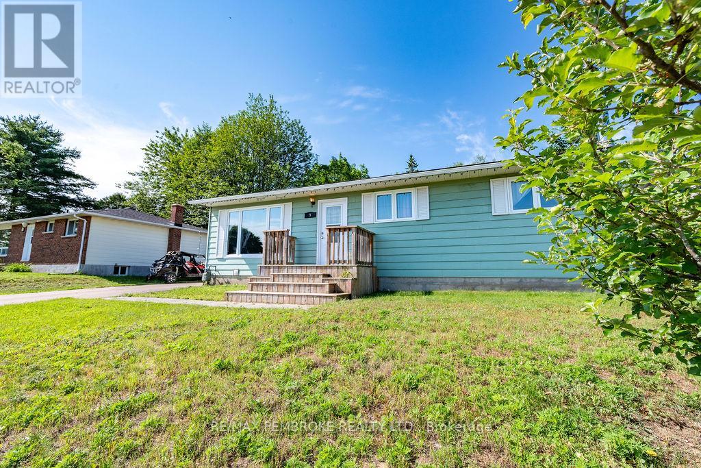 4 Bed, 2 Bath House for Sale in Petawawa – 9 JAMES STREET, Petawawa – MLS# X13530674 - Image 2