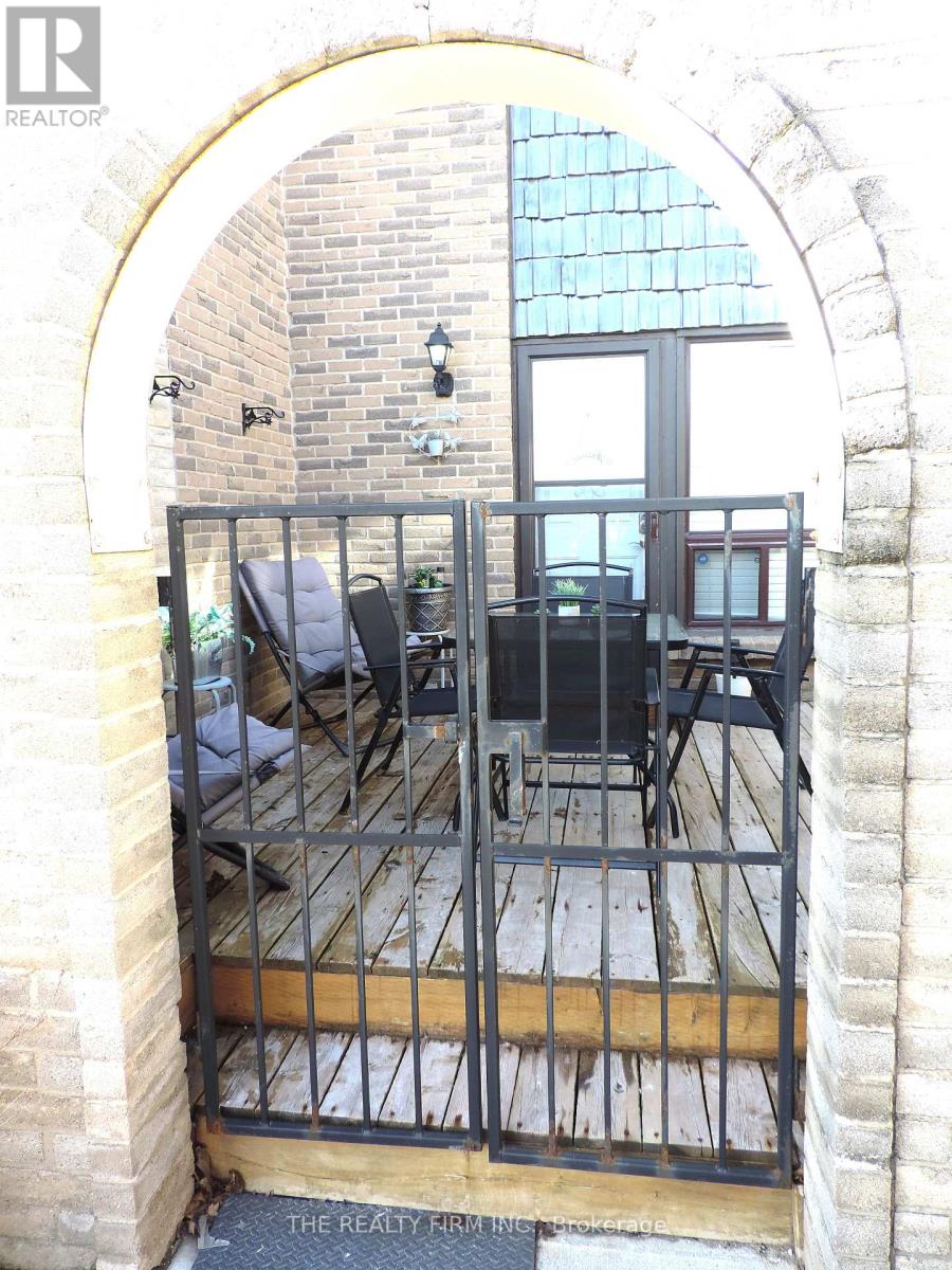 #33 474 SOUTHDALE ROAD E - 22