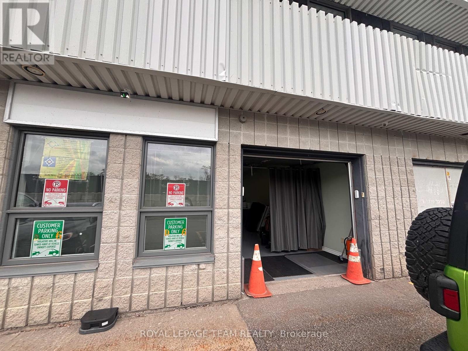 1 Bath Industrial for Rent in Ottawa – D6 – 2285 ST LAURENT BOULEVARD, Ottawa – MLS# X13530654 - Image 8