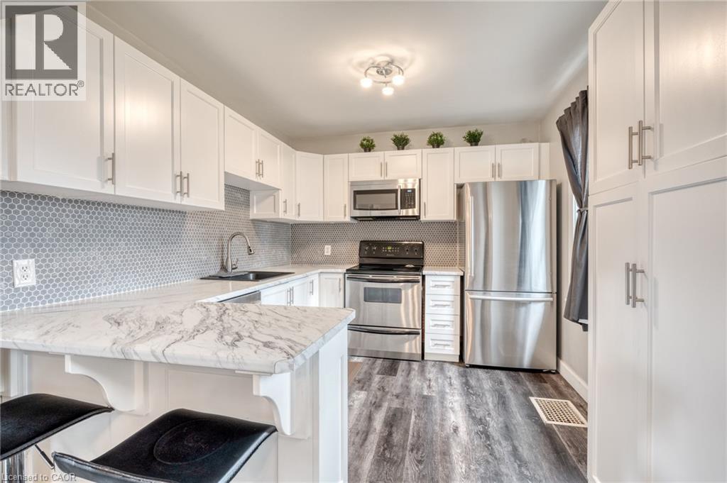 118 CAMERON Avenue N - 13