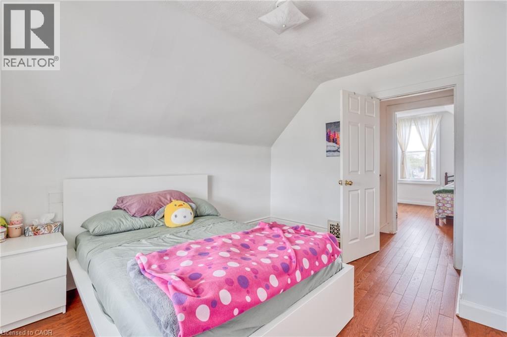 118 CAMERON Avenue N - 20