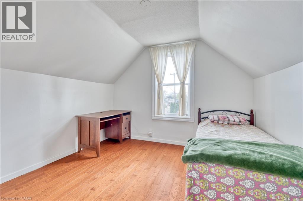 118 CAMERON Avenue N - 21