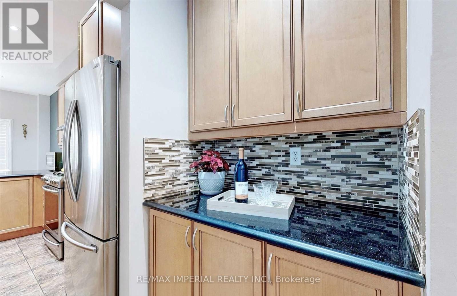 156 GOLDENWOOD CRESCENT - 12