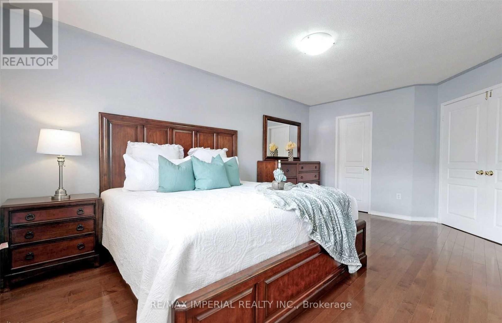 156 GOLDENWOOD CRESCENT - 20