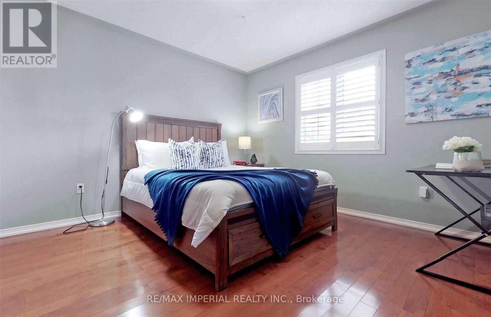 156 GOLDENWOOD CRESCENT - 23