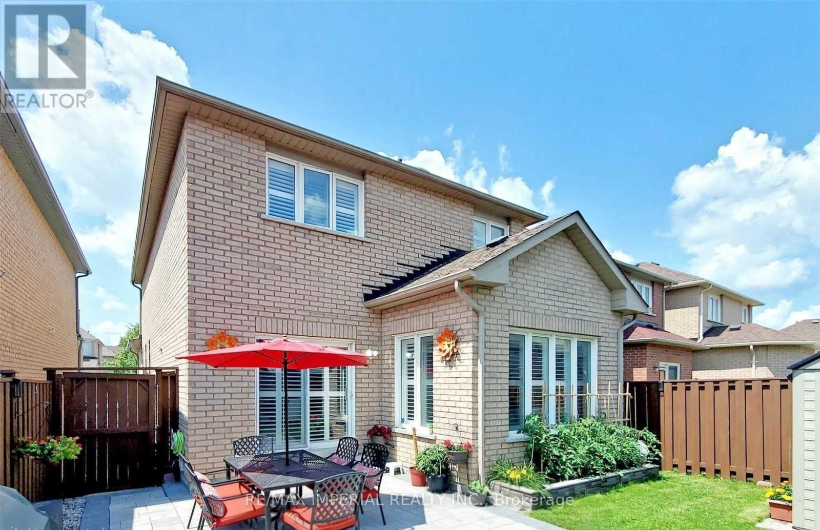 156 GOLDENWOOD CRESCENT - 37