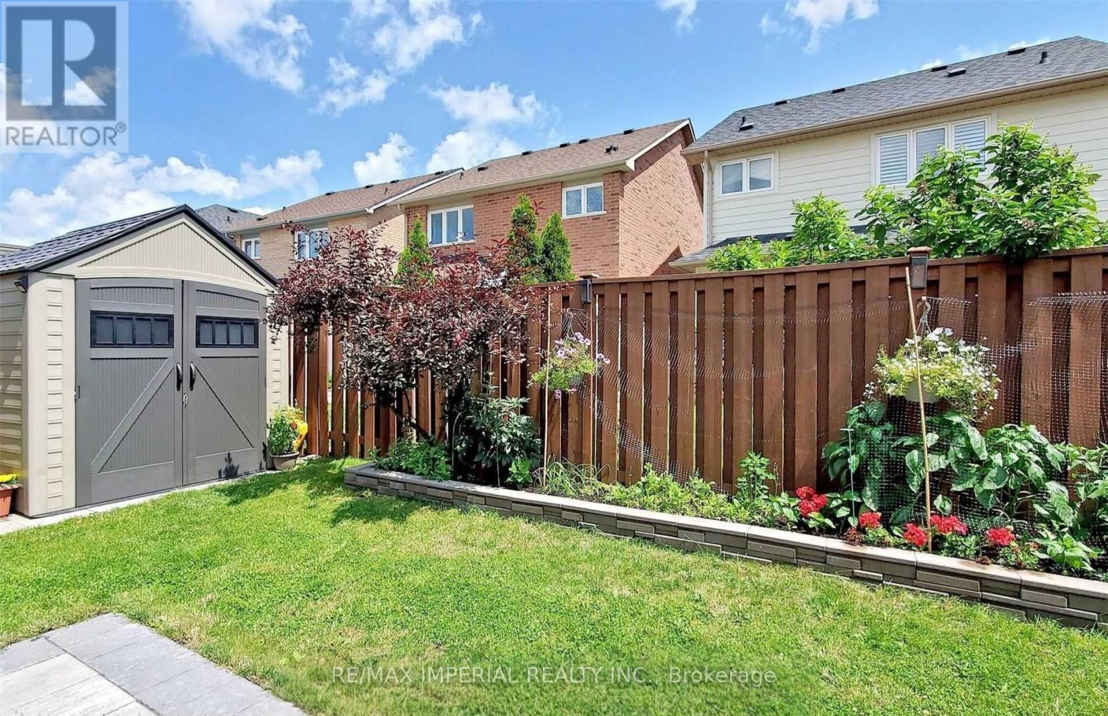 156 GOLDENWOOD CRESCENT - 38