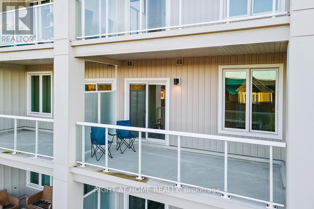 #215 5 SPOONER CRESCENT - 21