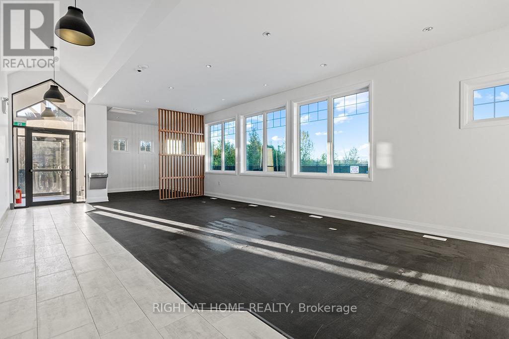 #215 5 SPOONER CRESCENT - 35