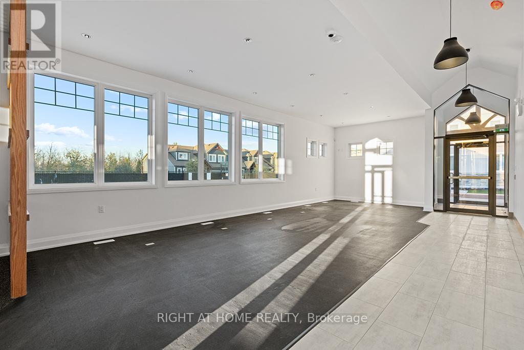 #215 5 SPOONER CRESCENT - 36