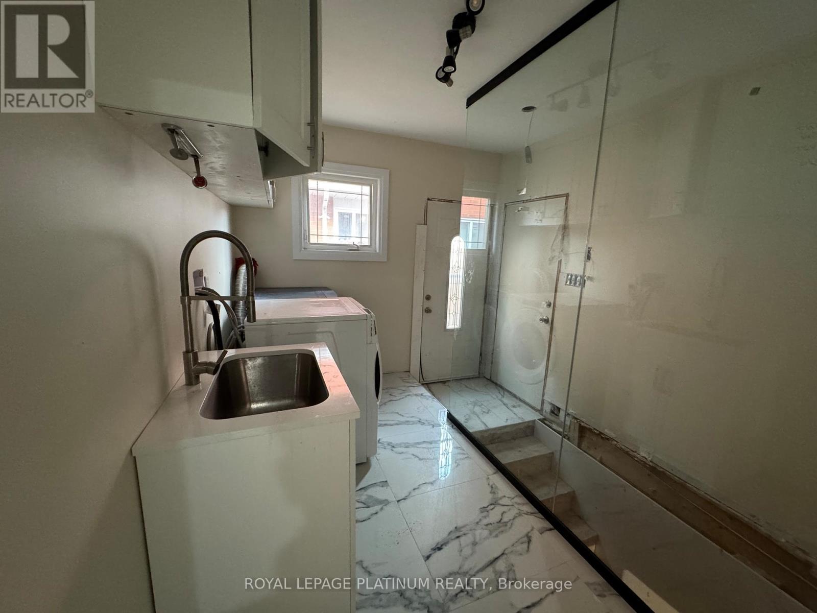 60 BROOKFIELD COURT - 11