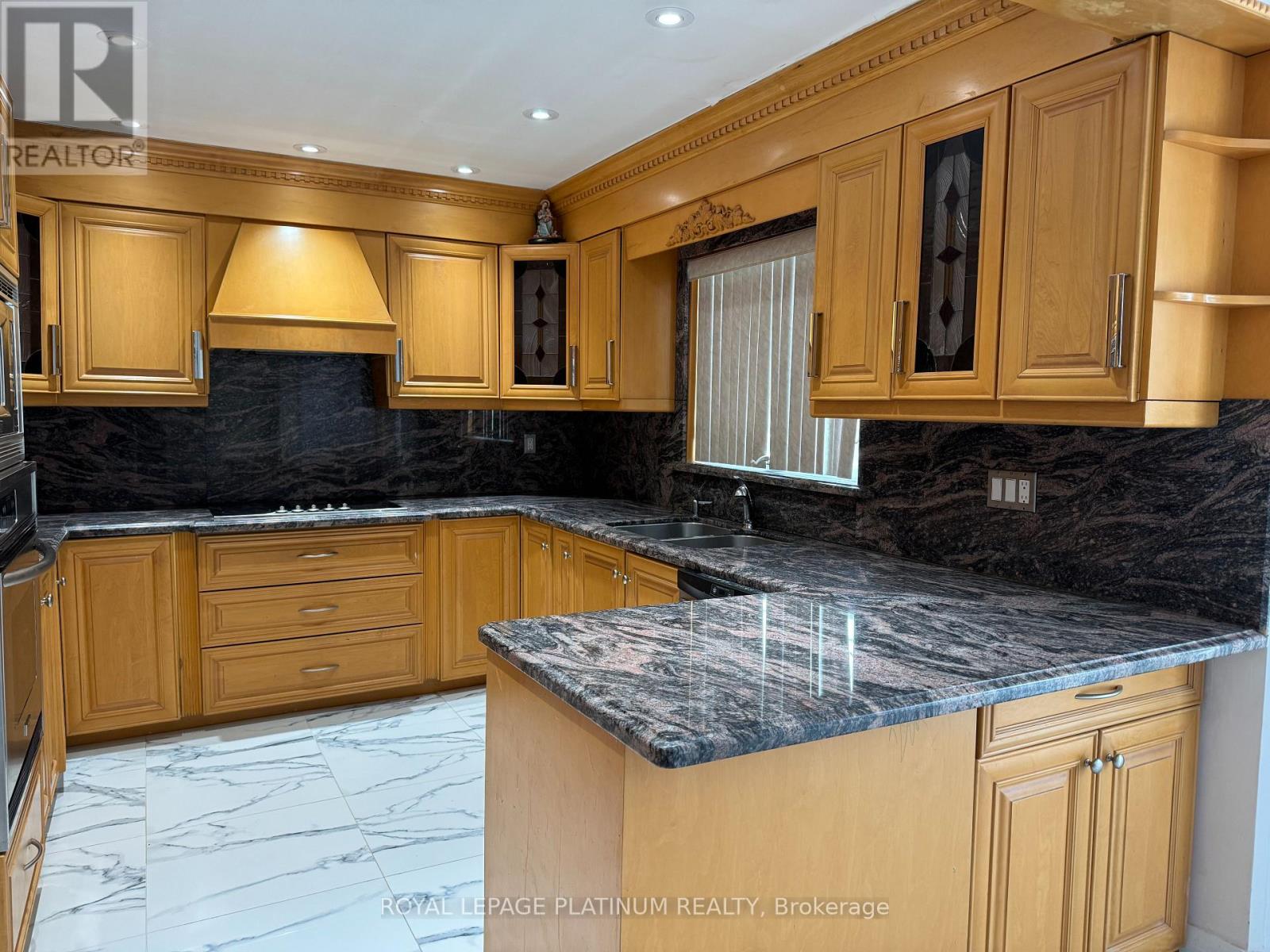 60 BROOKFIELD COURT - 5