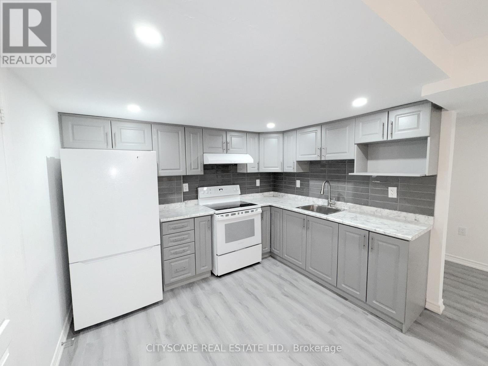 6 DIANE COURT - Image 38