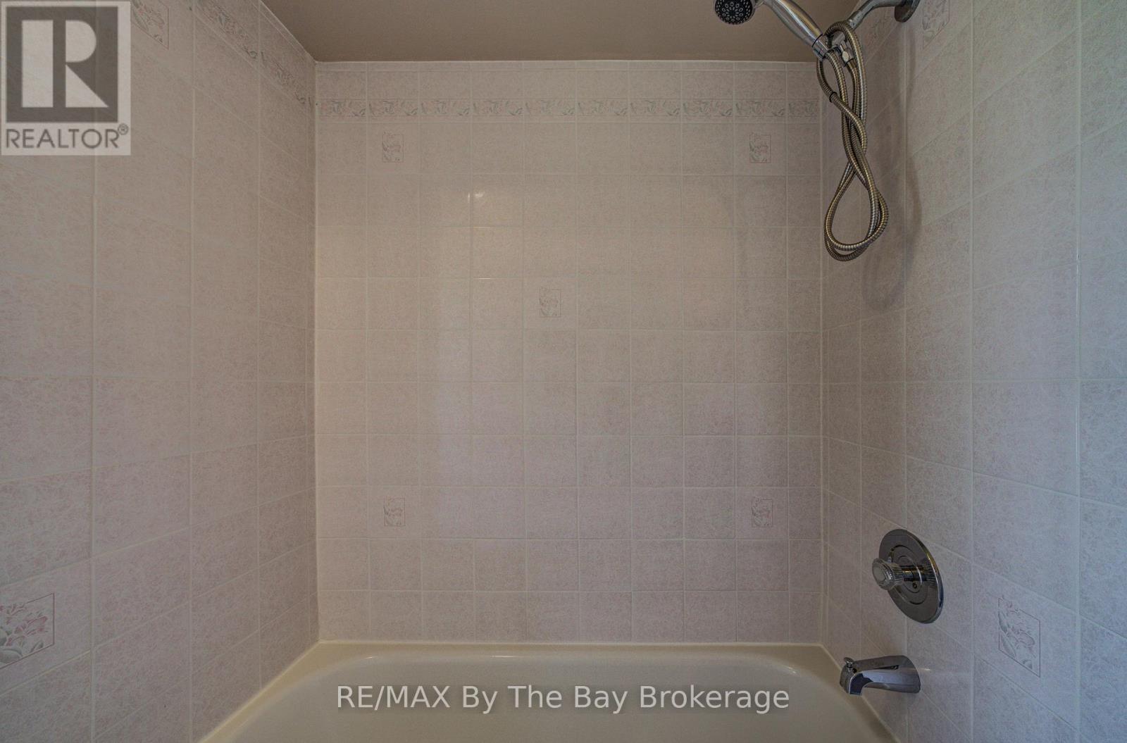 12 SILVER BIRCH AVENUE - 24