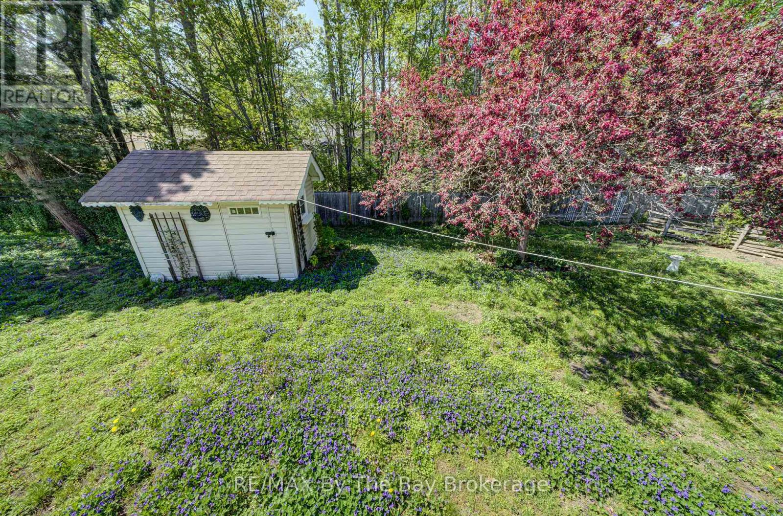 12 SILVER BIRCH AVENUE - 37